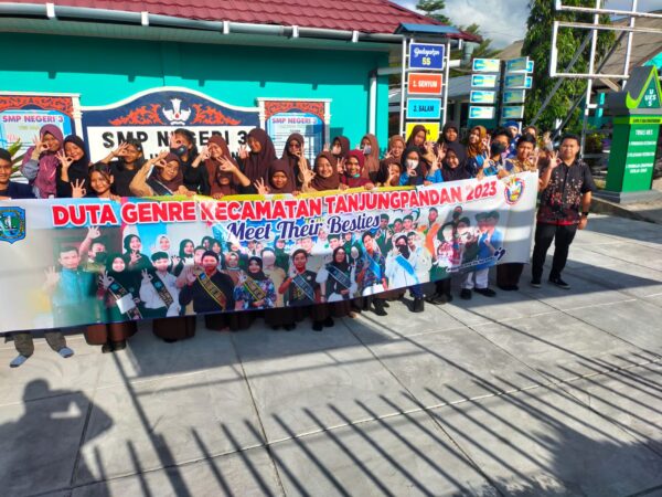 DUTA GENRE MEET THEIR BESTIES