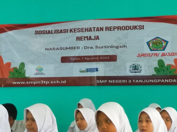 SOSIALISASI KESEHATAN REPRODUKSI REMAJA