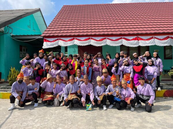 SMPN 3 Tanjungpandan perdana mengikuti Perlombaan Drum Band dengan Nama GNS (Gema Nada Spentri)