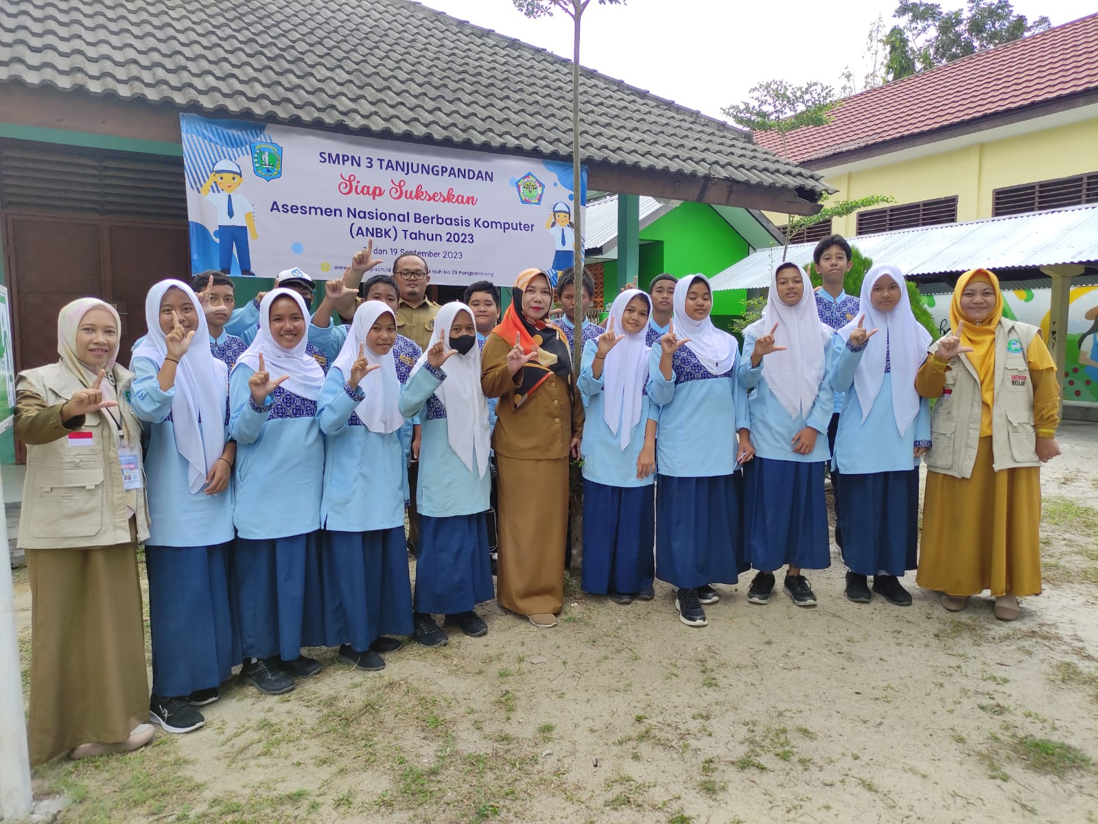 50 Orang Siswa SMP Negeri 3 Tanjungpandan Melaksanakan ANBK 2023