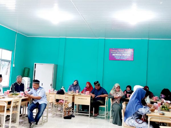 Kegiatan Buka Bersama Keluarga Besar SMPN 3 Tanjungpandan