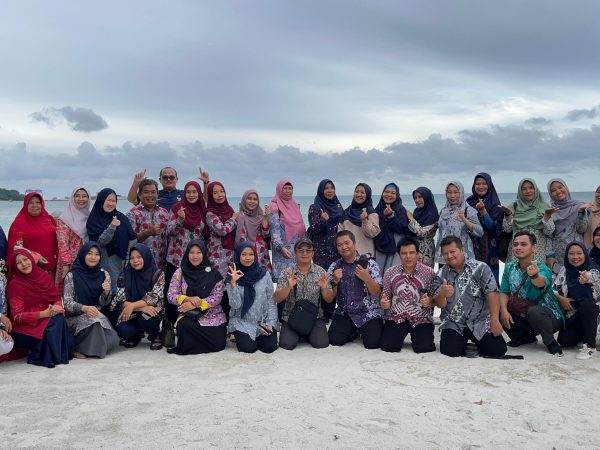 PELEPASAN TIGA GURU SMPN 3 TANJUNGPANDAN YANG LULUS PPPK TAHUN 2024