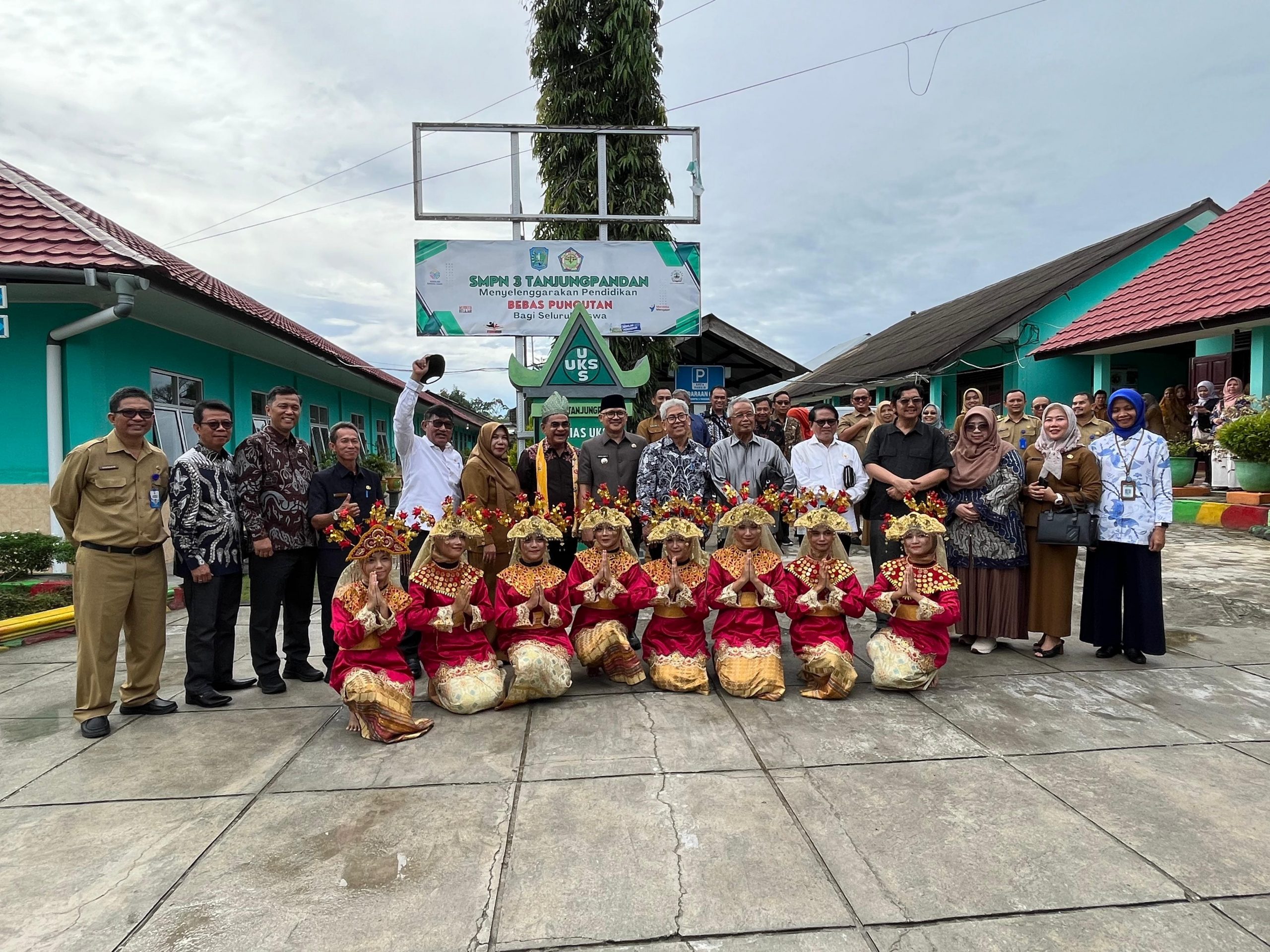 Kunjungan Kerja Spesifik Pendidikan Komisi X DPR RI ke SMPN 3 Tanjungpandan