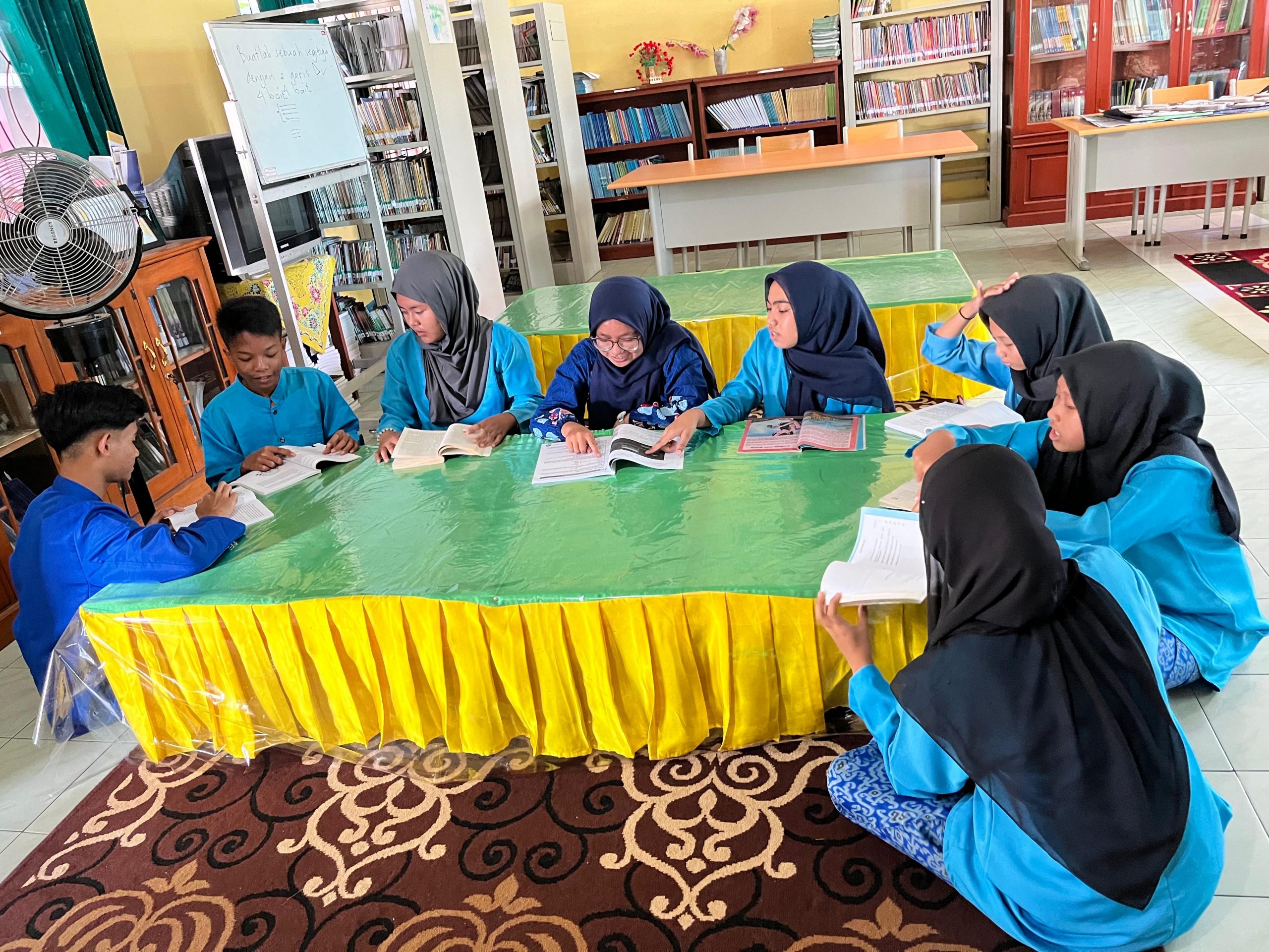 Menjelajahi Dunia Lewat Buku: Inspirasi dan Rekomendasi Bacaan Favorit Siswa-Siswi SMP Negeri 3 Tanjungpandan Menjelajahi Dunia Lewat Buku: Inspirasi dan Rekomendasi Bacaan Favorit Siswa-Siswi SMP Negeri 3 Tanjungpandan